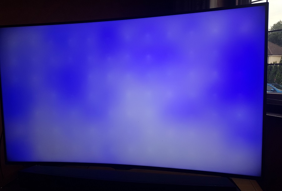 Tivi Panasonic hiện màu xanh
